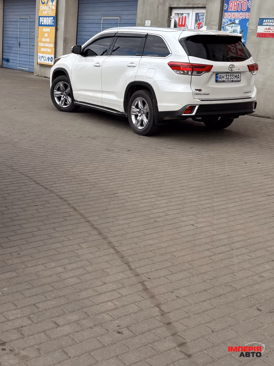 Toyota Highlander - фото 1