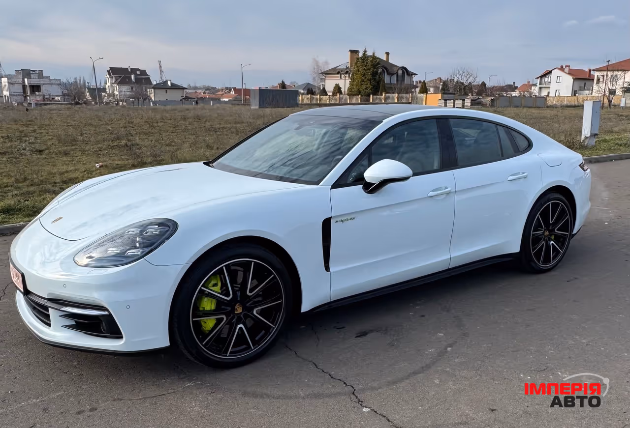 Porsche Panamera - фото 1