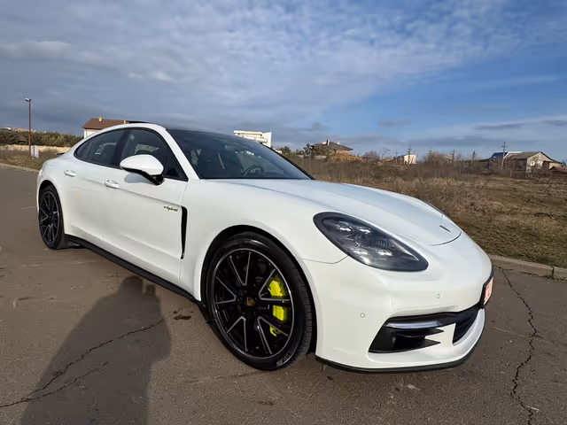 Porsche Panamera - фото 3