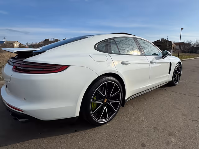 Porsche Panamera - фото 4
