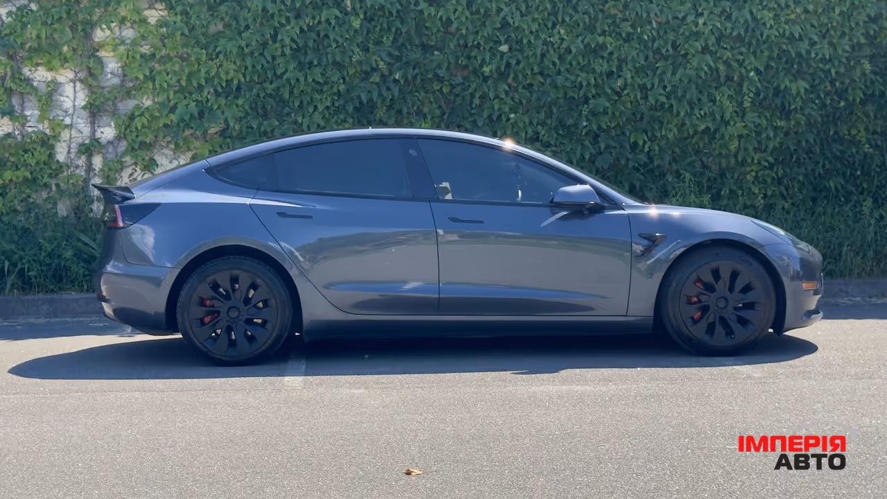 Tesla Model 3 - фото 3