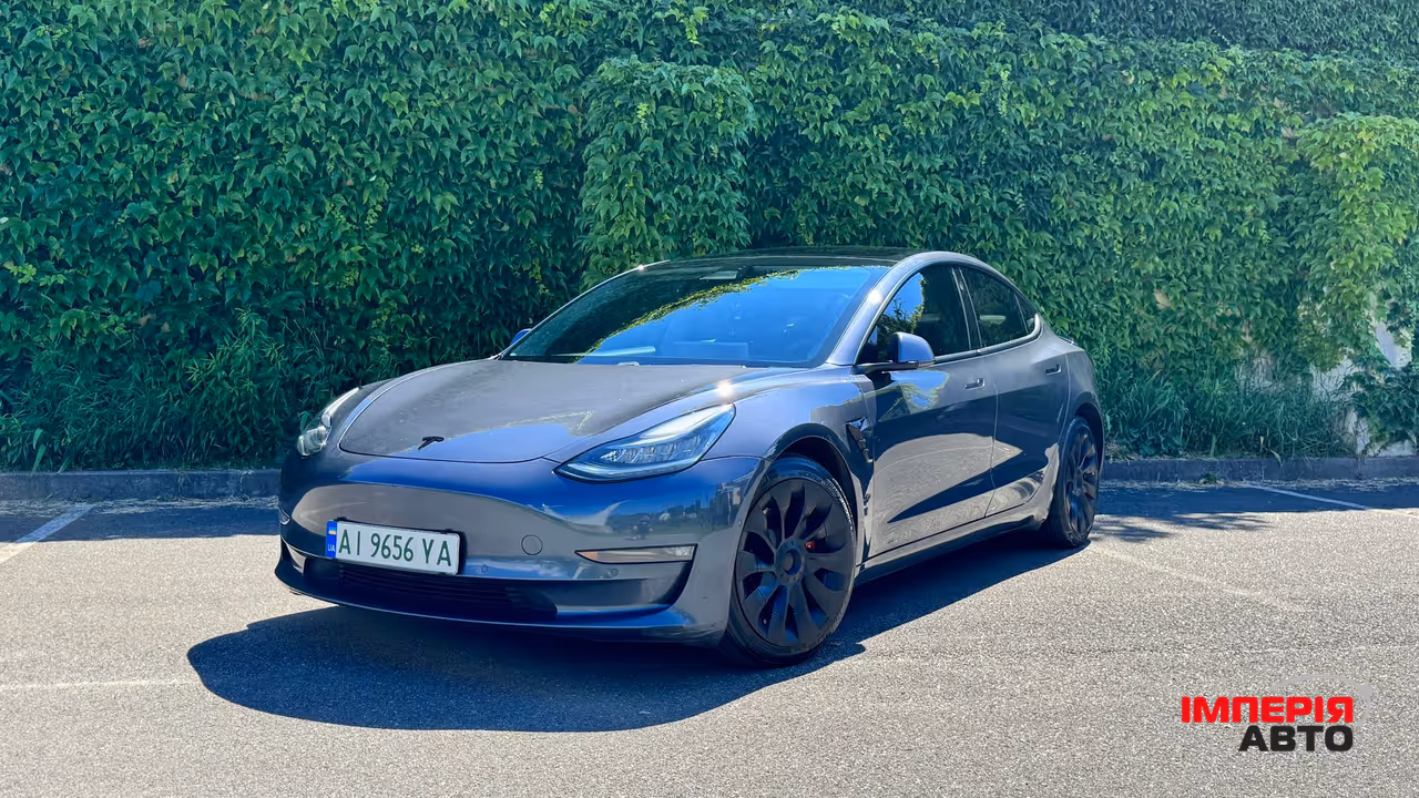 Tesla Model 3 - фото 1