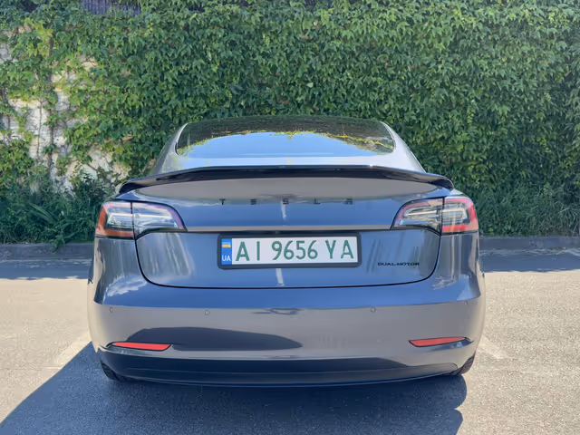 Tesla Model 3 - фото 5