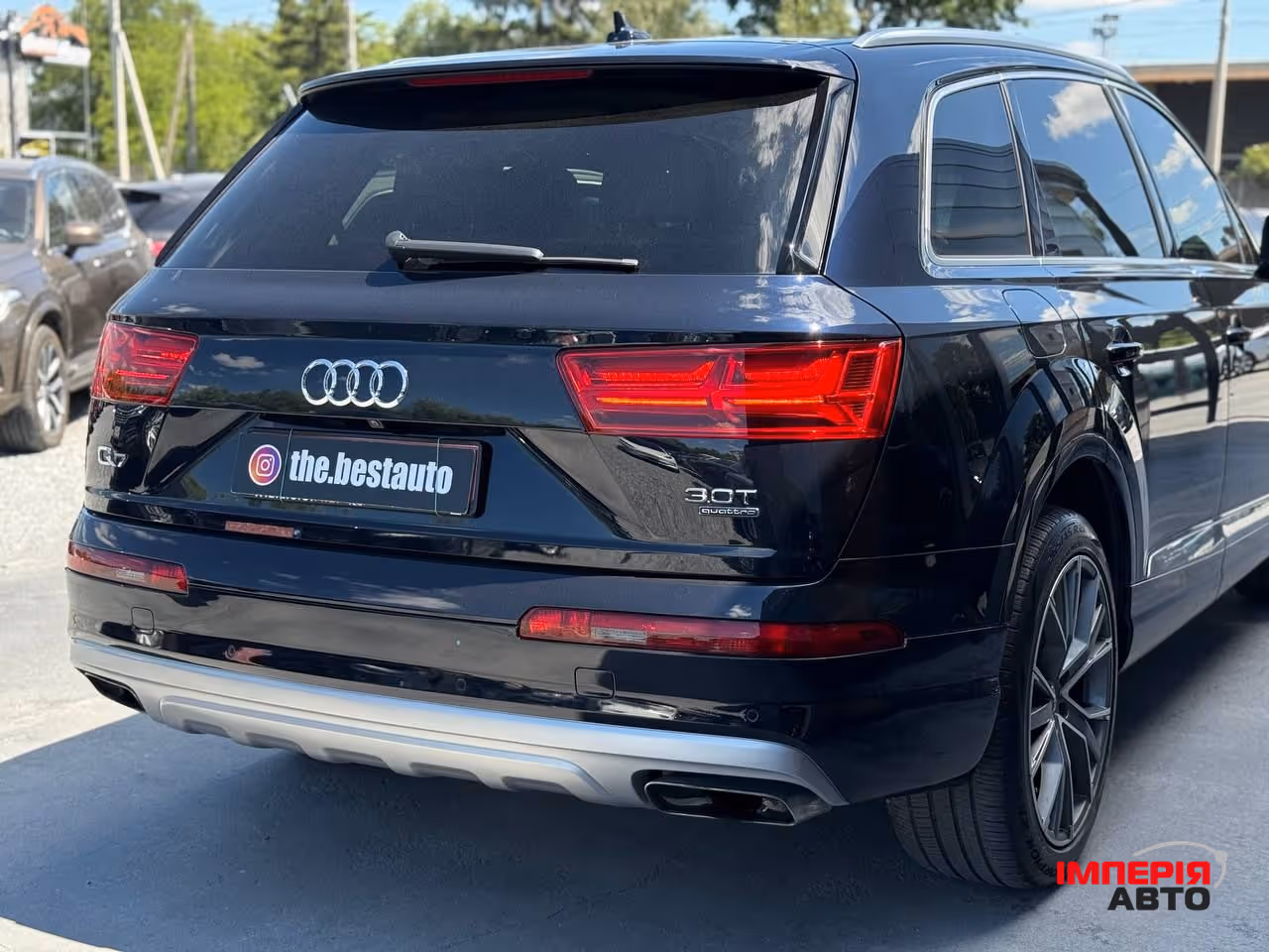 Audi Q7 - фото 9