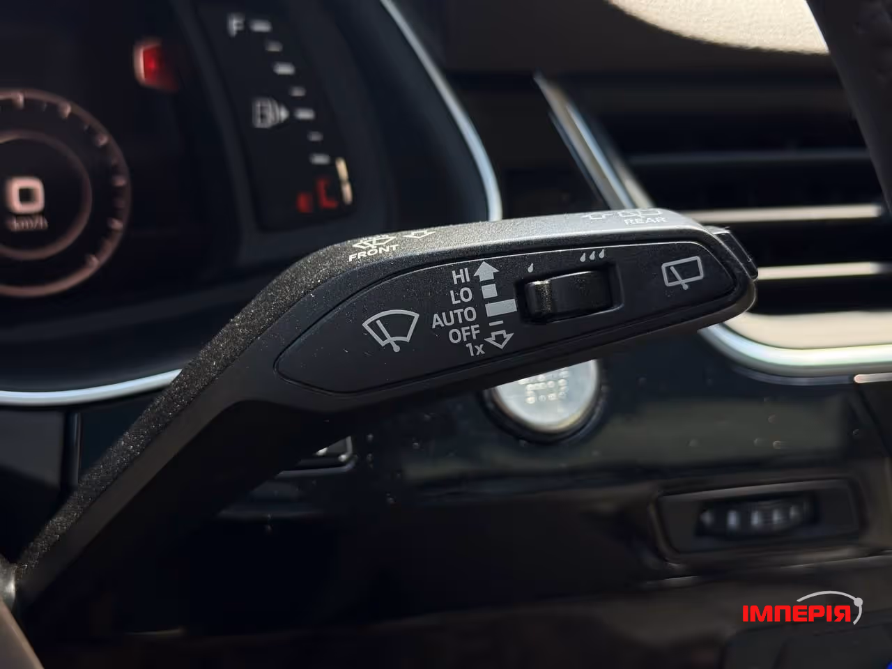 Audi Q7 - фото 25