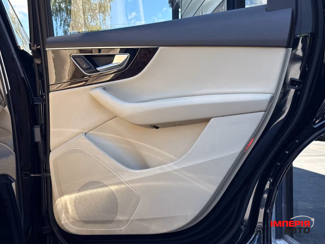 Audi Q7 - фото 47