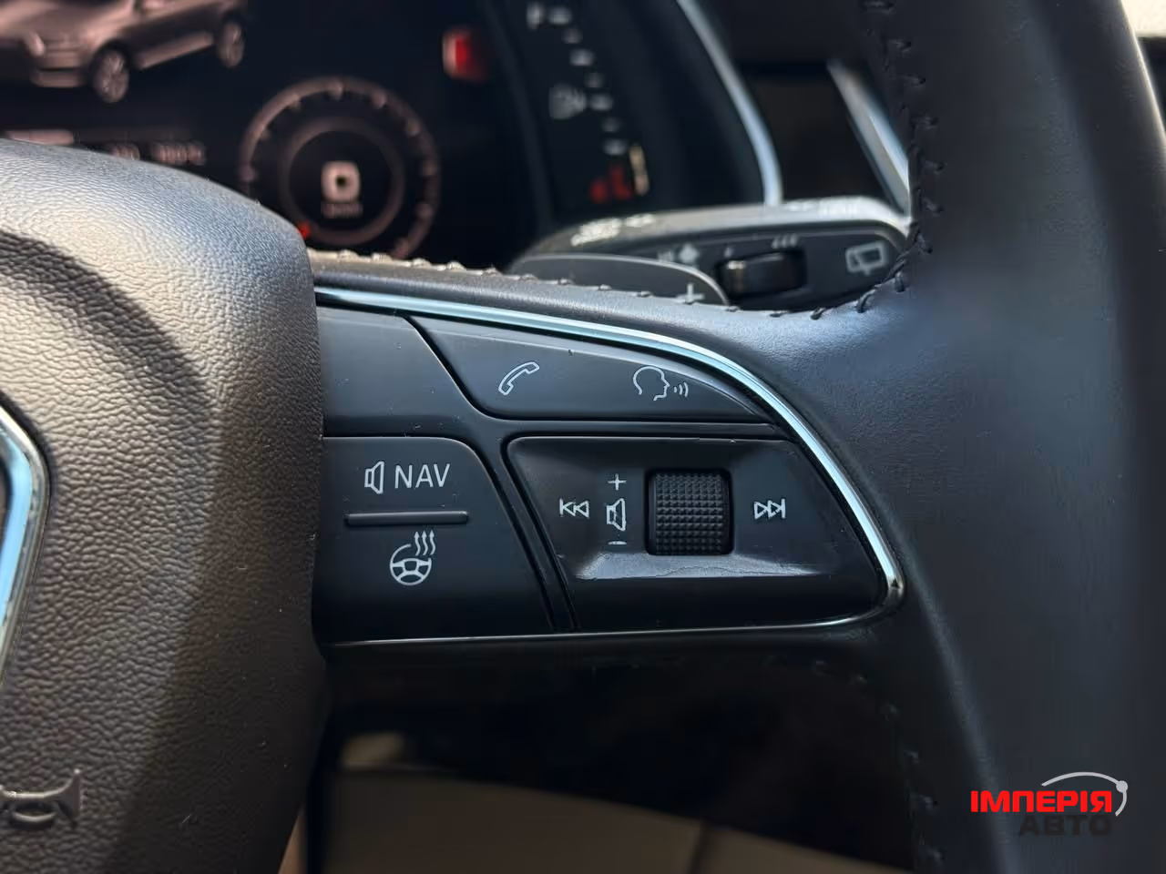 Audi Q7 - фото 24