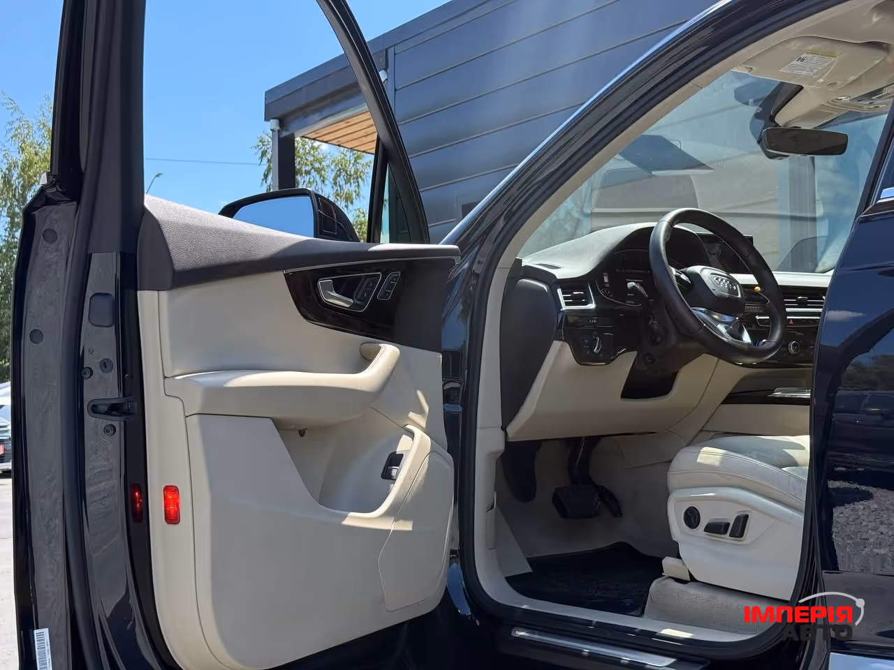 Audi Q7 - фото 14