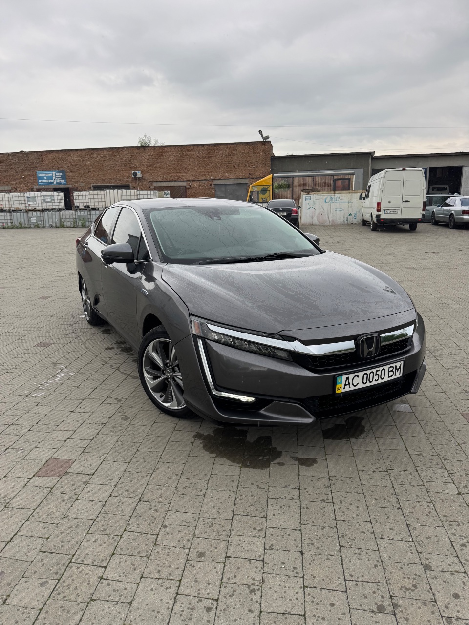 Honda Clarity - фото 1