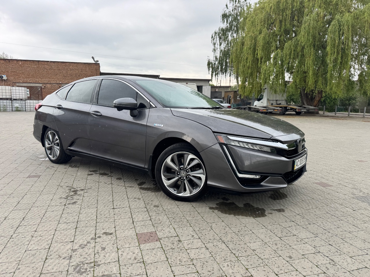 Honda Clarity - фото 2