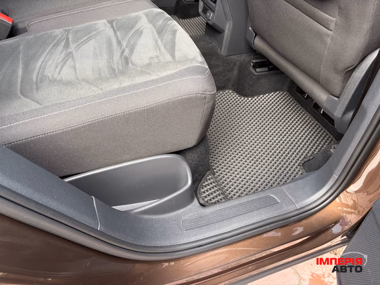 Volkswagen Tiguan - фото 11