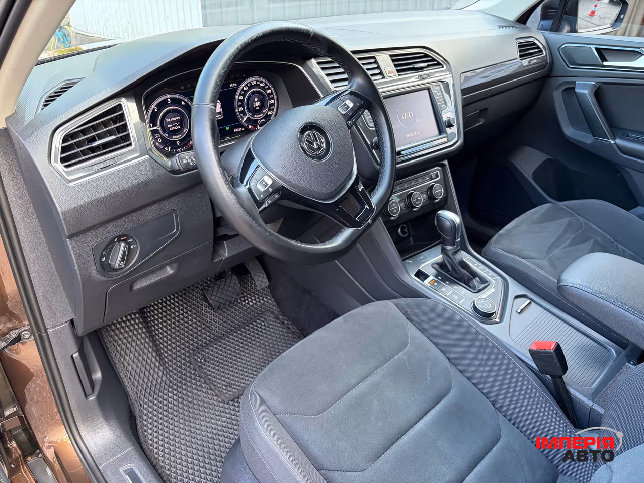 Volkswagen Tiguan - фото 7