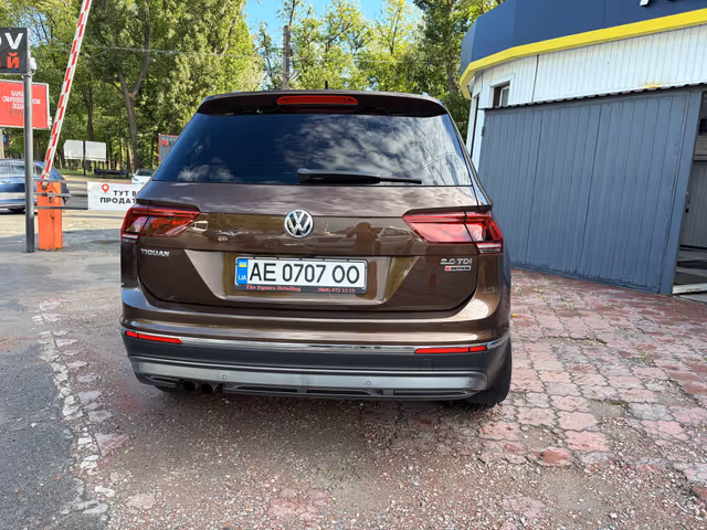Volkswagen Tiguan - фото 4