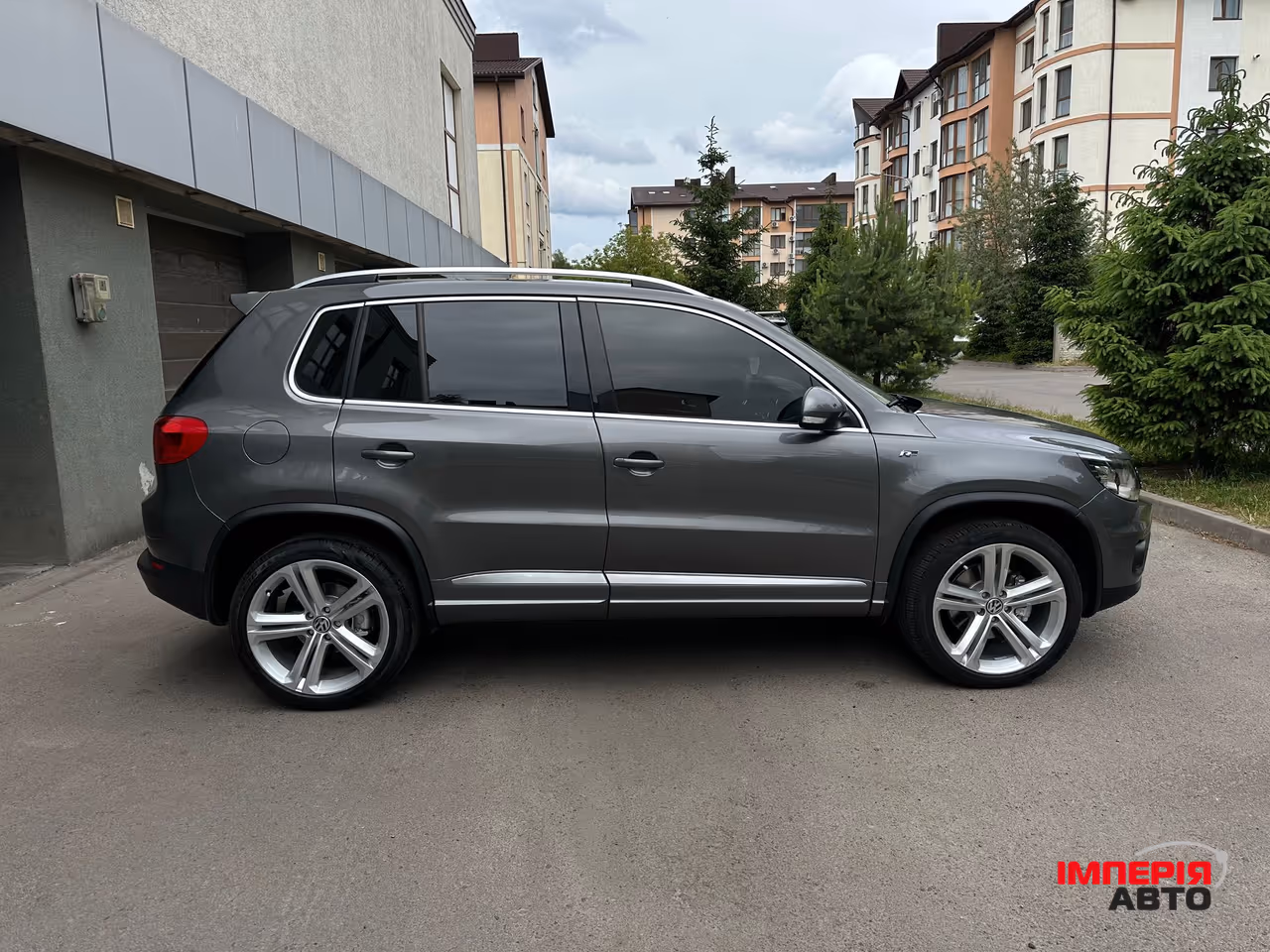 Volkswagen Tiguan - фото 5