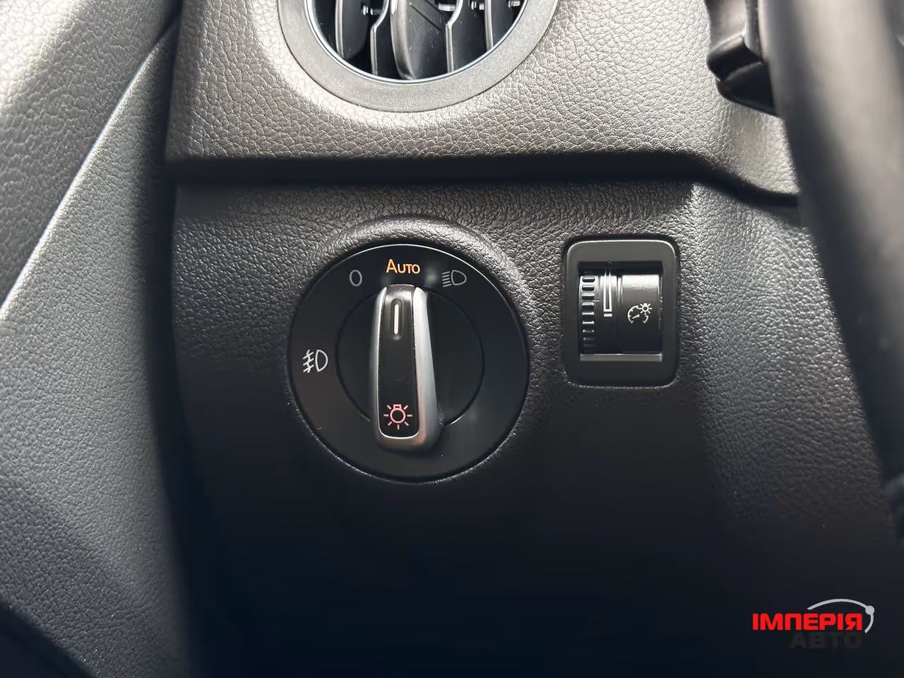 Volkswagen Tiguan - фото 24