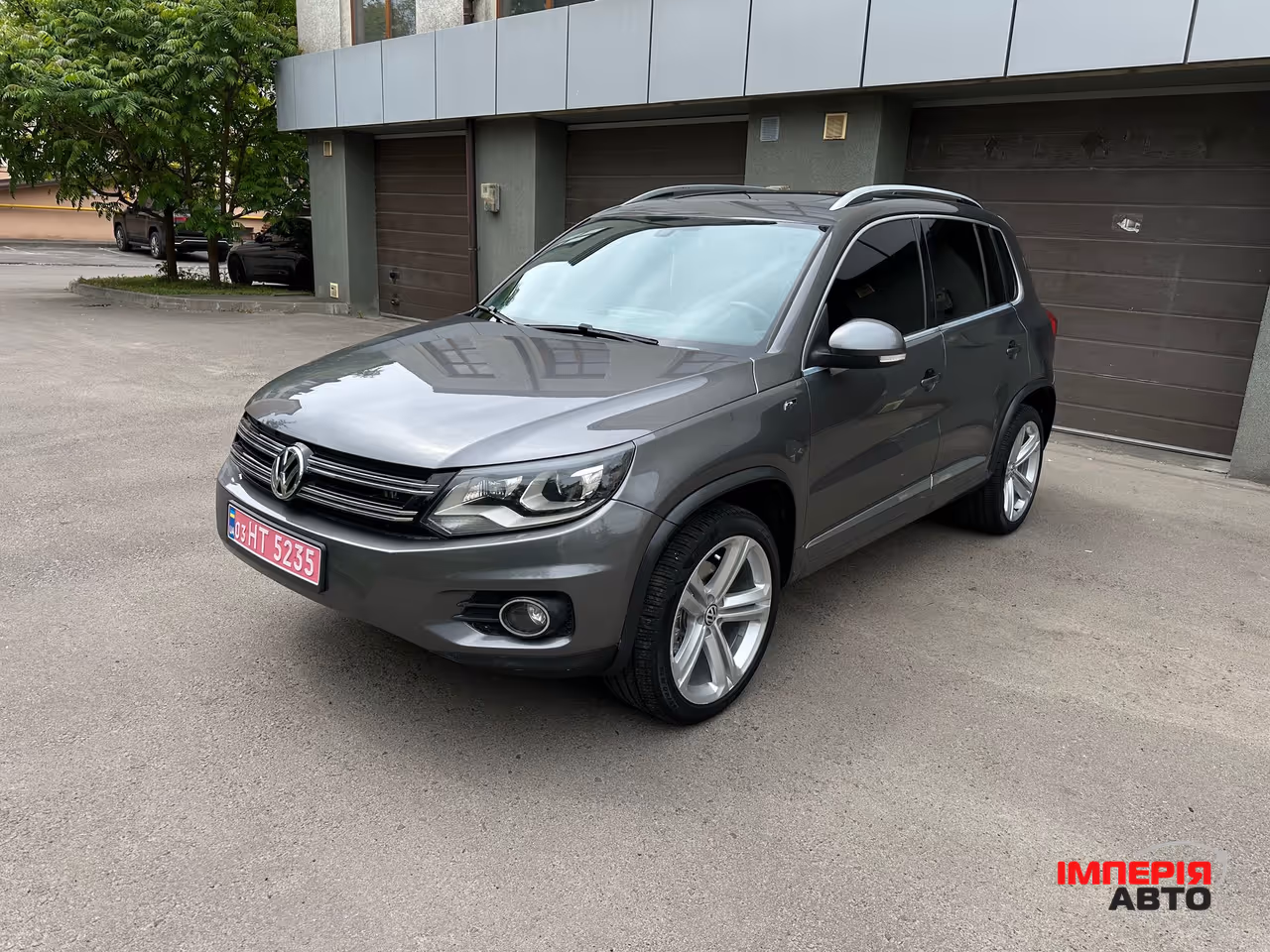 Volkswagen Tiguan - фото 1