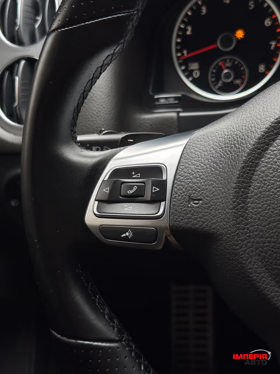 Volkswagen Tiguan - фото 23