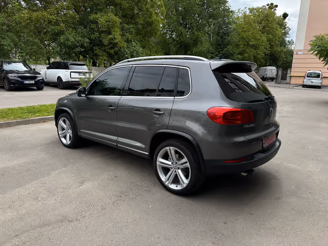 Volkswagen Tiguan - фото 3