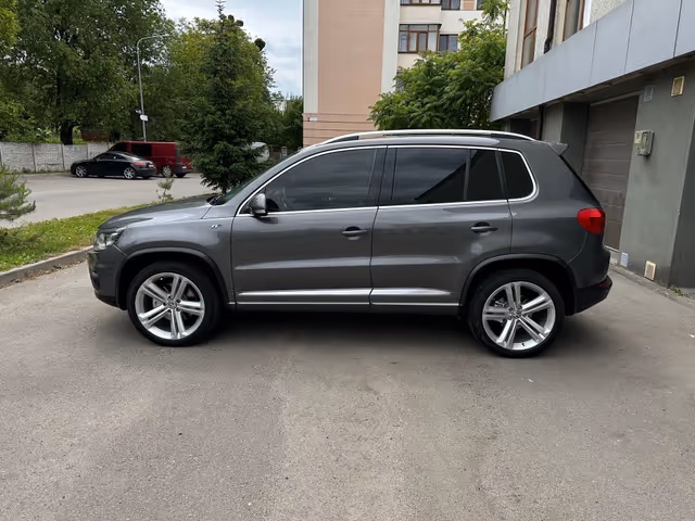 Volkswagen Tiguan - фото 2