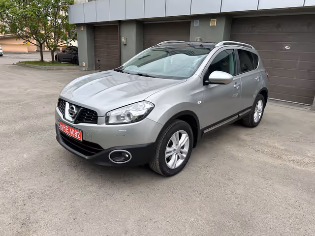 Nissan Qashqai - фото 1