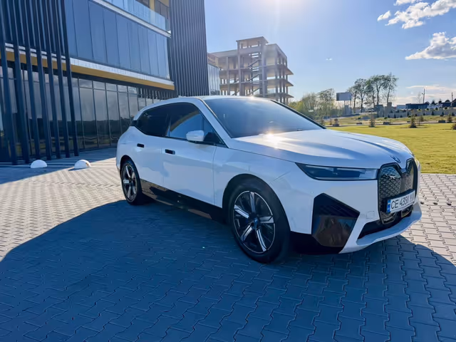 BMW iX - фото 3