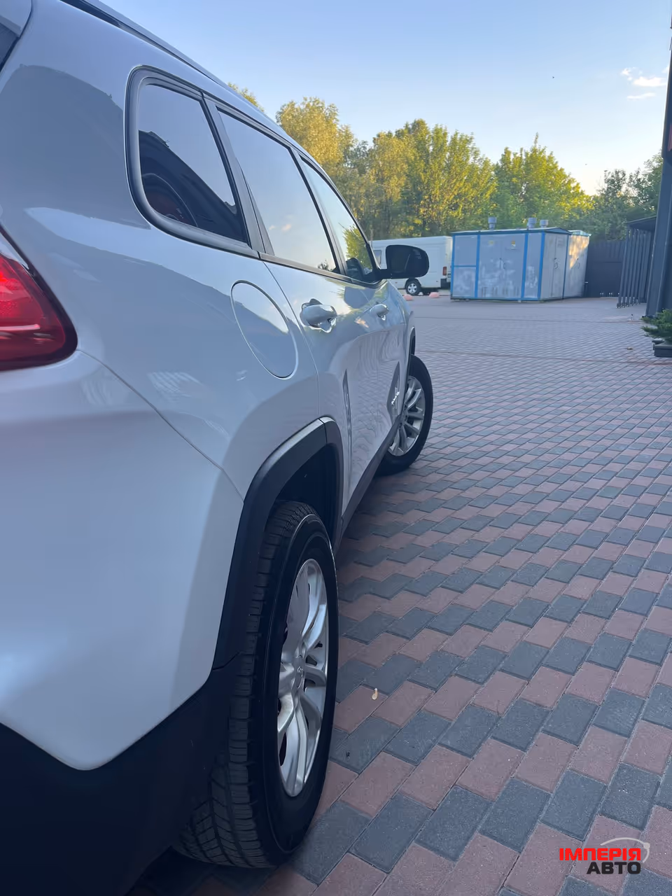 Jeep Cherokee - фото 6