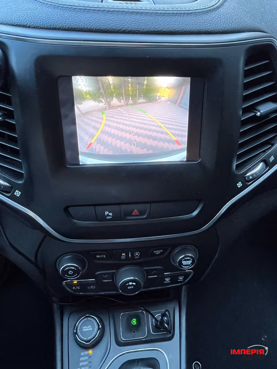 Jeep Cherokee - фото 11