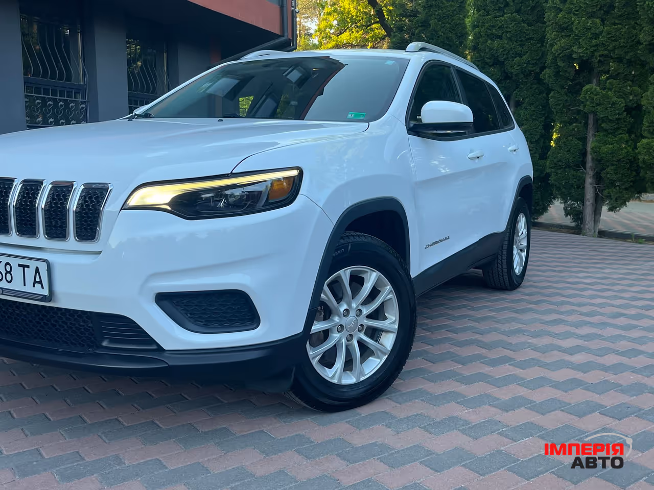 Jeep Cherokee - фото 2
