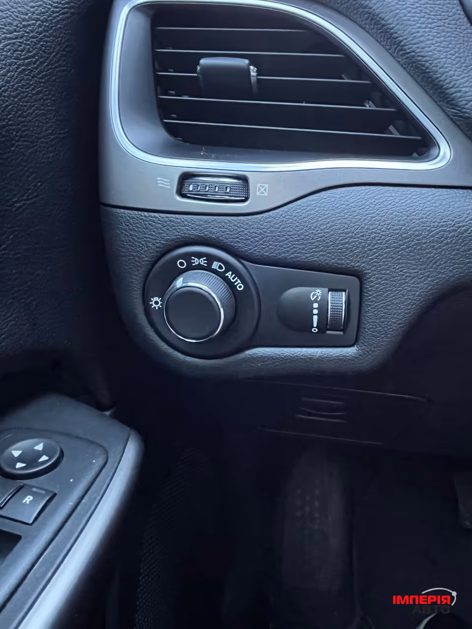 Jeep Cherokee - фото 13