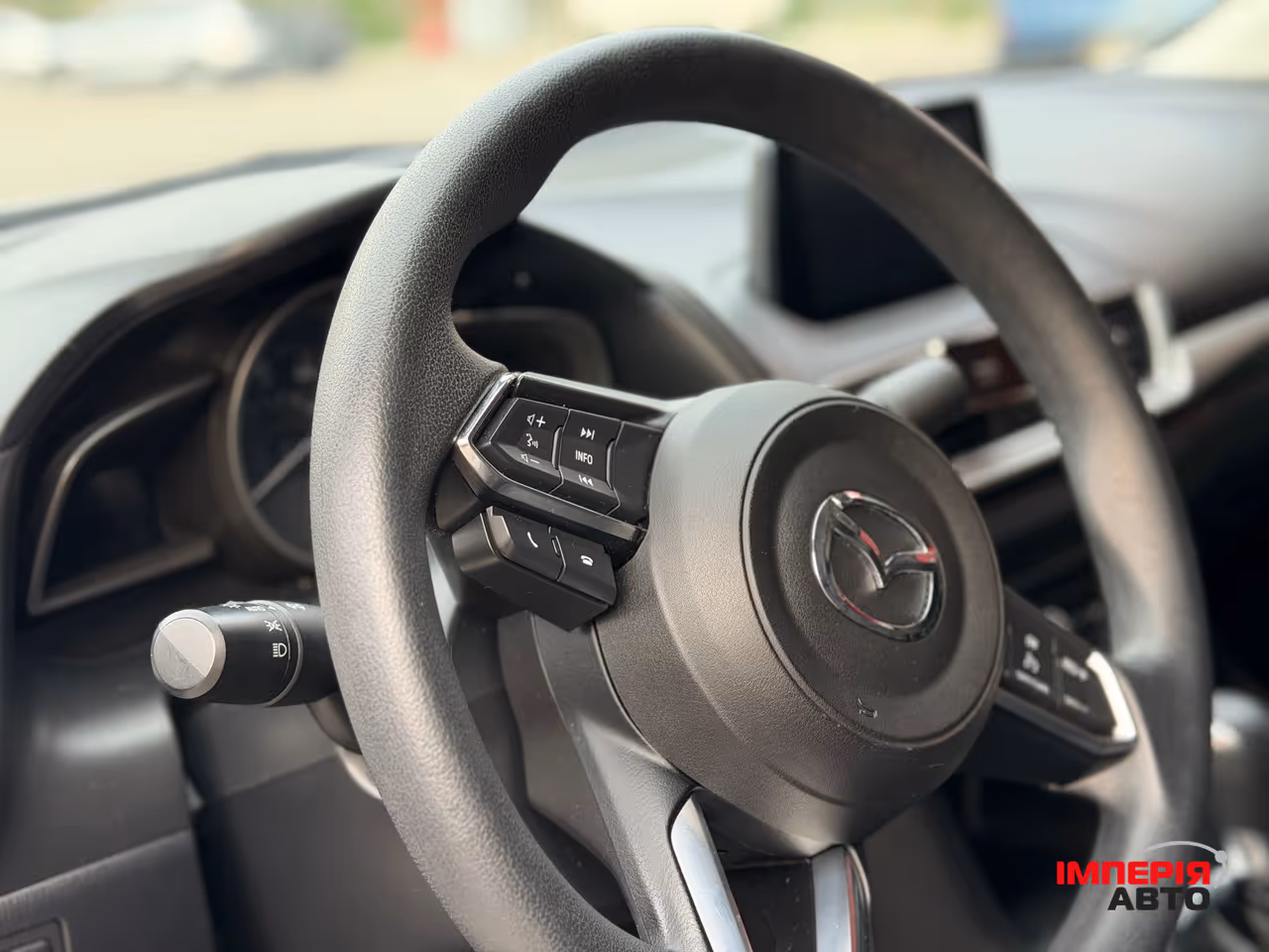 Mazda 3 - фото 10