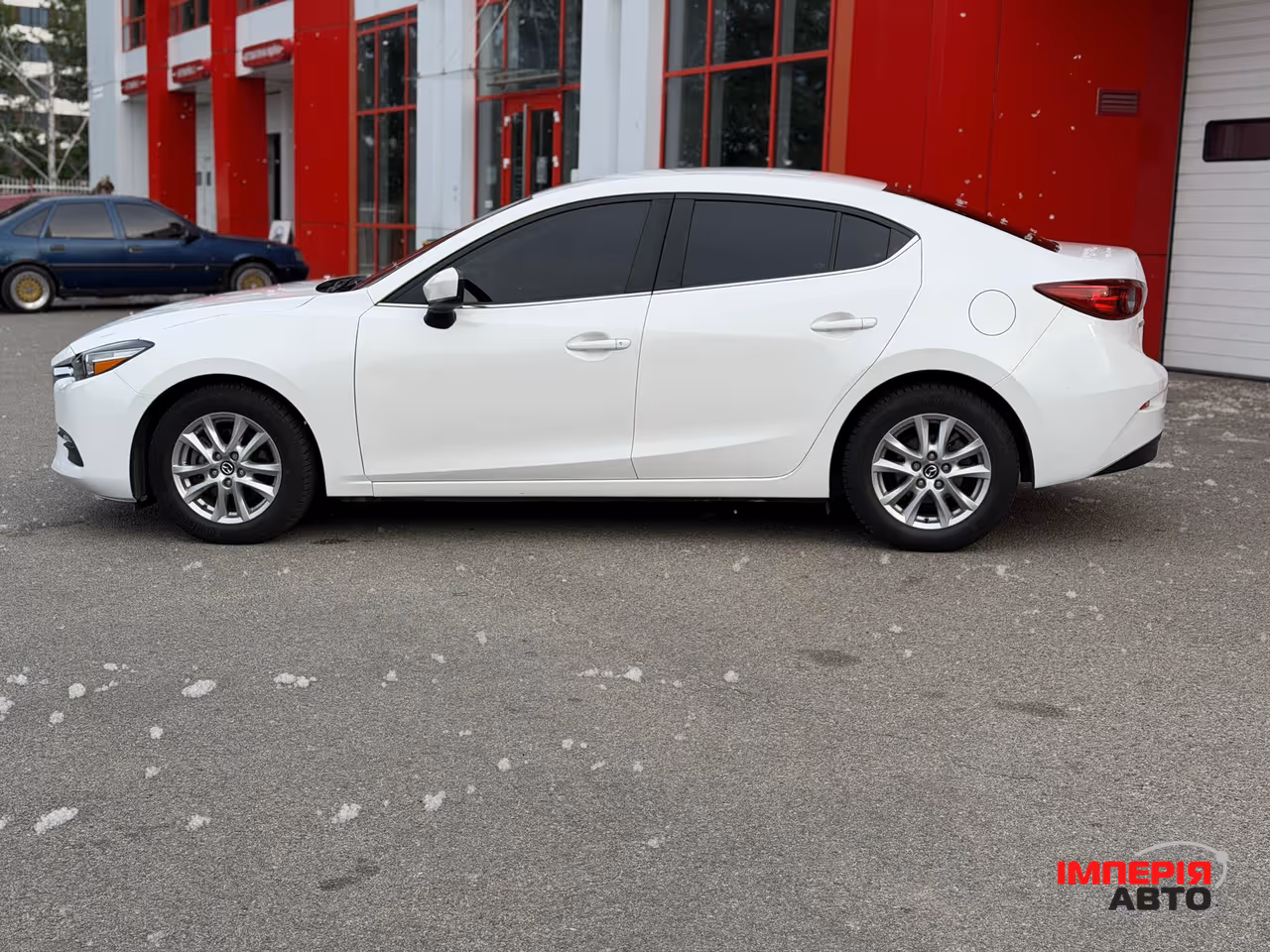Mazda 3 - фото 8