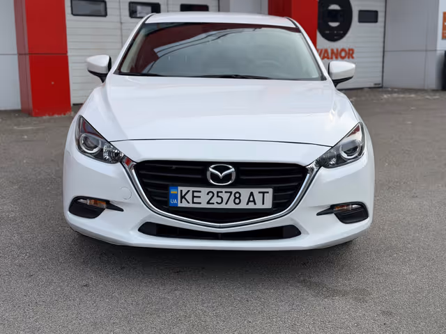 Mazda 3 - фото 2
