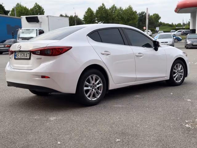 Mazda 3 - фото 5