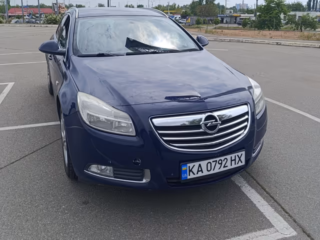 Opel Insignia - фото 1