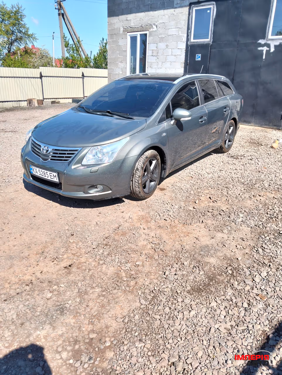 Toyota Avensis - фото 1