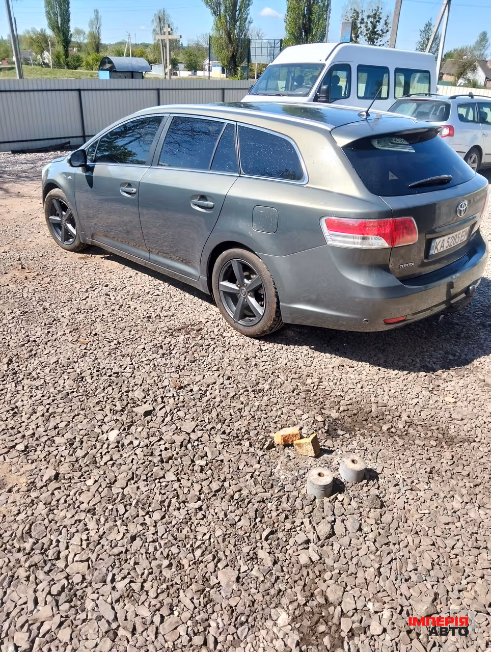 Toyota Avensis - фото 4