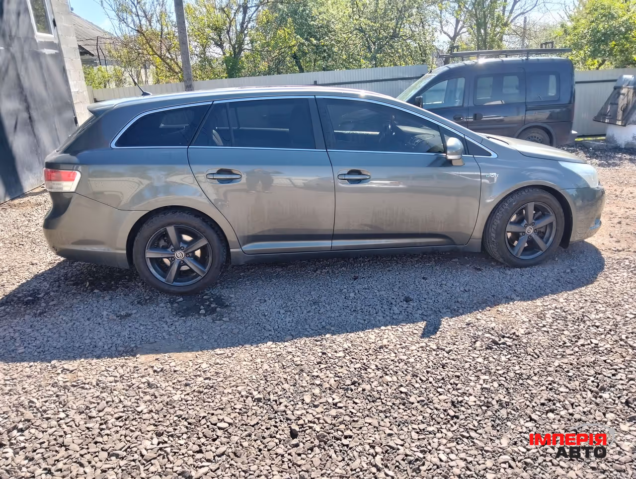 Toyota Avensis - фото 5