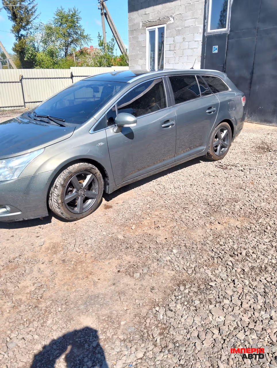 Toyota Avensis - фото 2