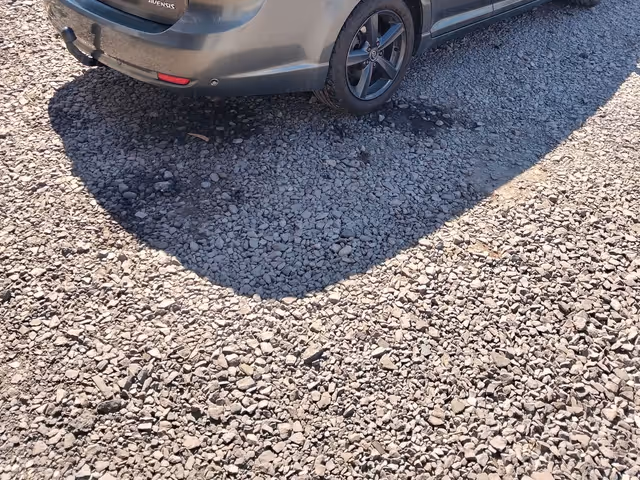 Toyota Avensis - фото 3