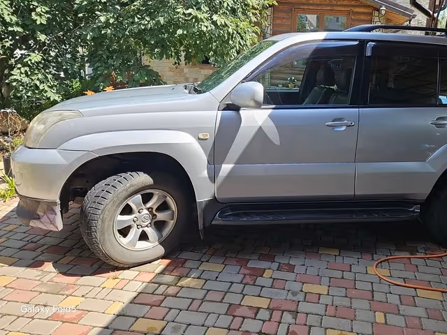 Toyota Land Cruiser Prado - фото 2