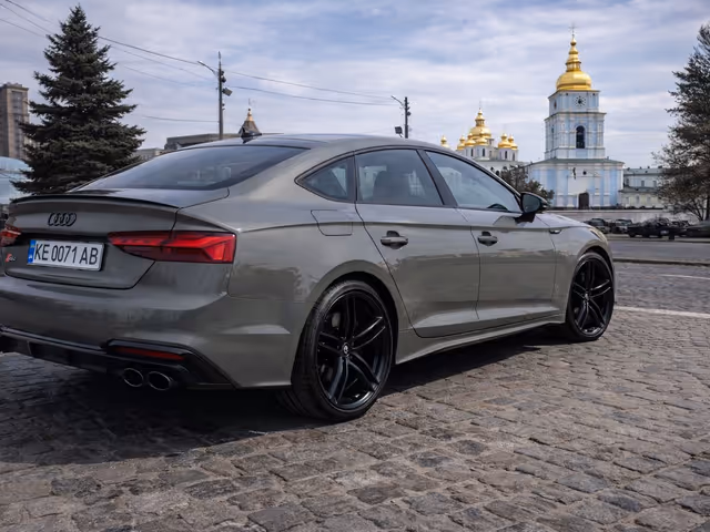 Audi S5 - фото 2