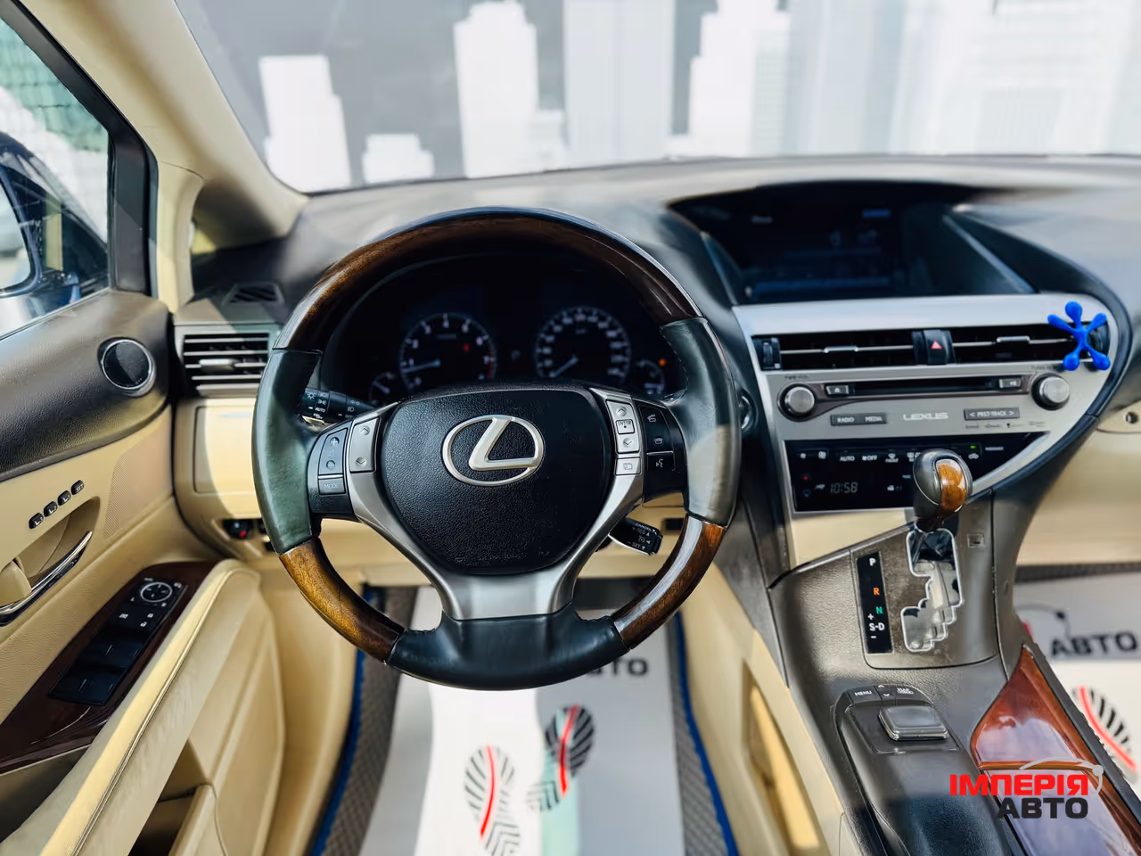 Lexus RX - фото 10