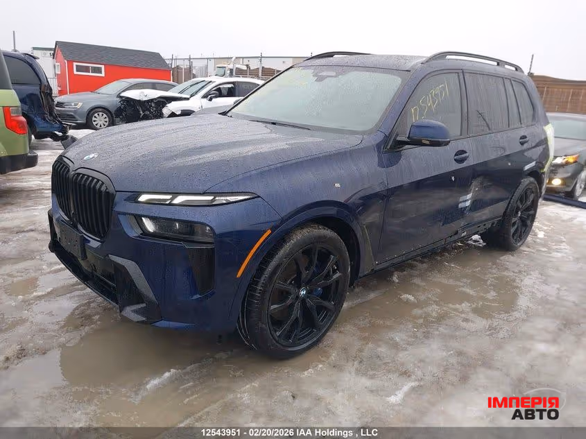 BMW X7 - фото 1