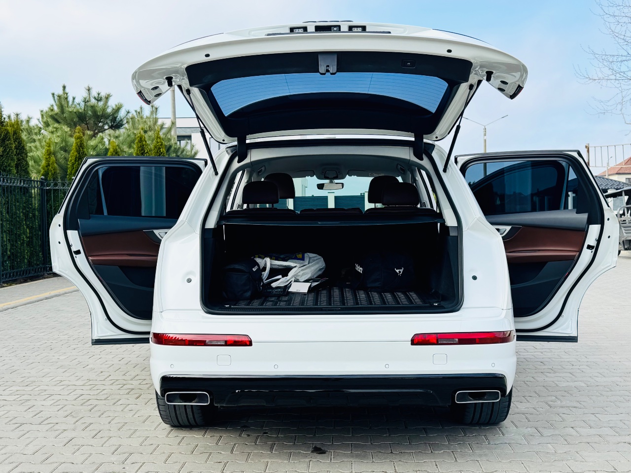 Audi Q7 - фото 20