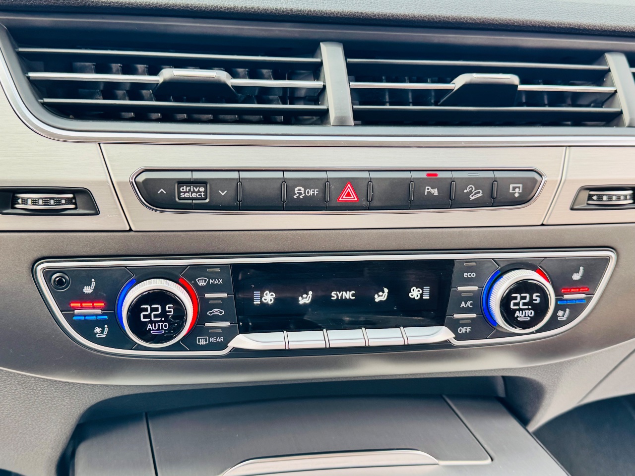 Audi Q7 - фото 3