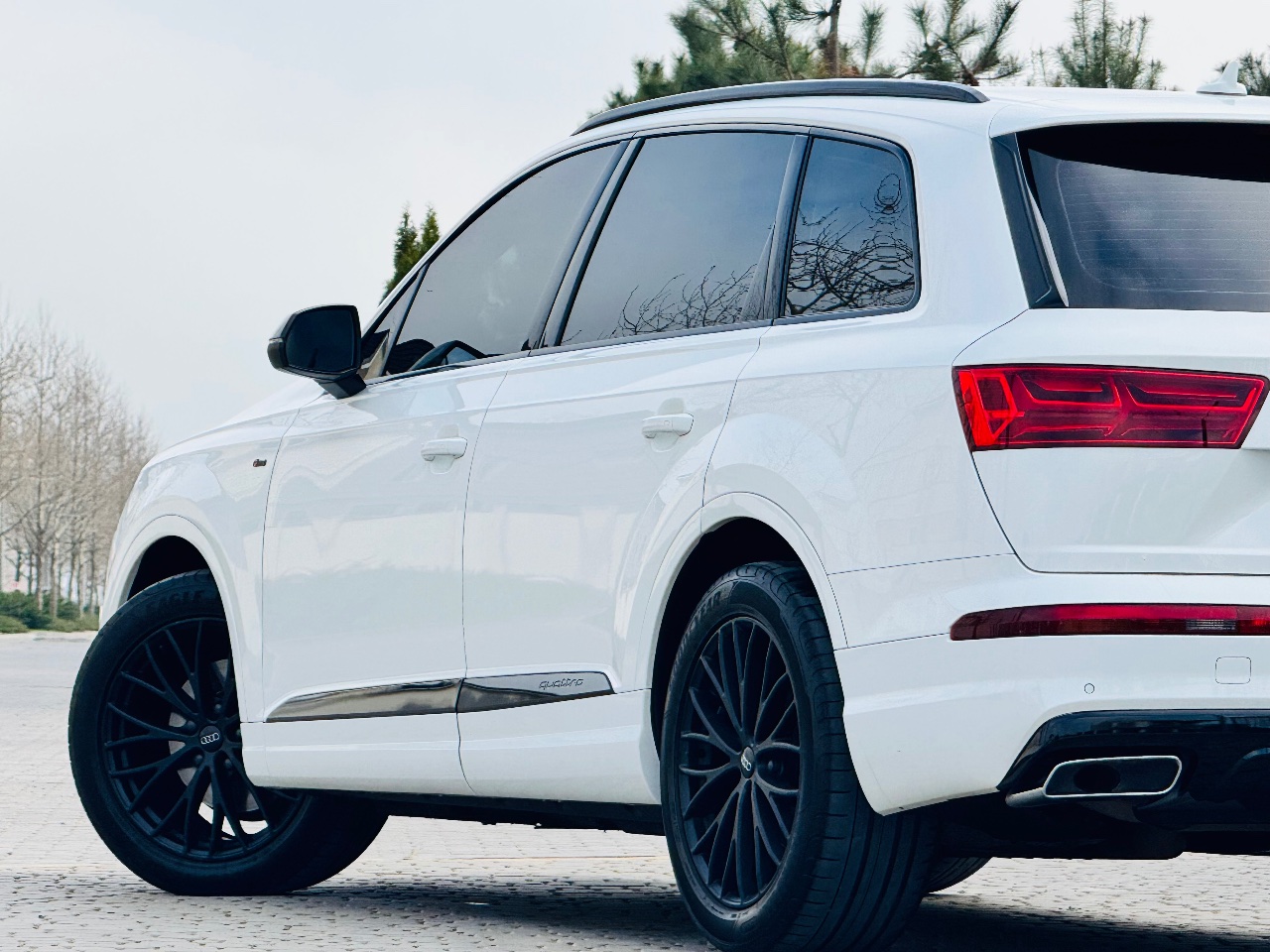 Audi Q7 - фото 18