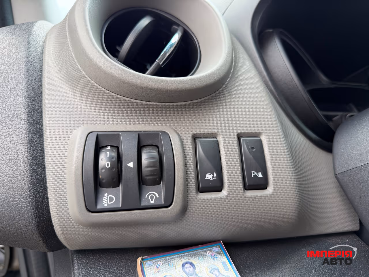 Renault Trafic - фото 8