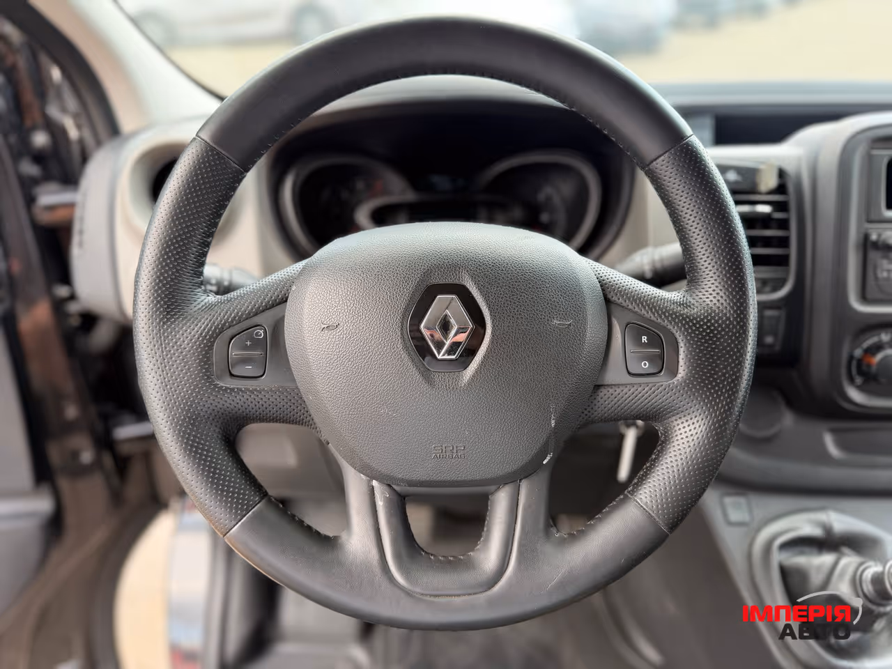 Renault Trafic - фото 9