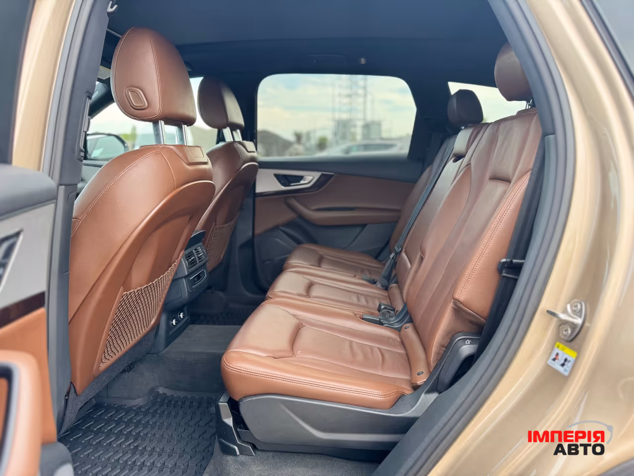 Audi Q7 - фото 28
