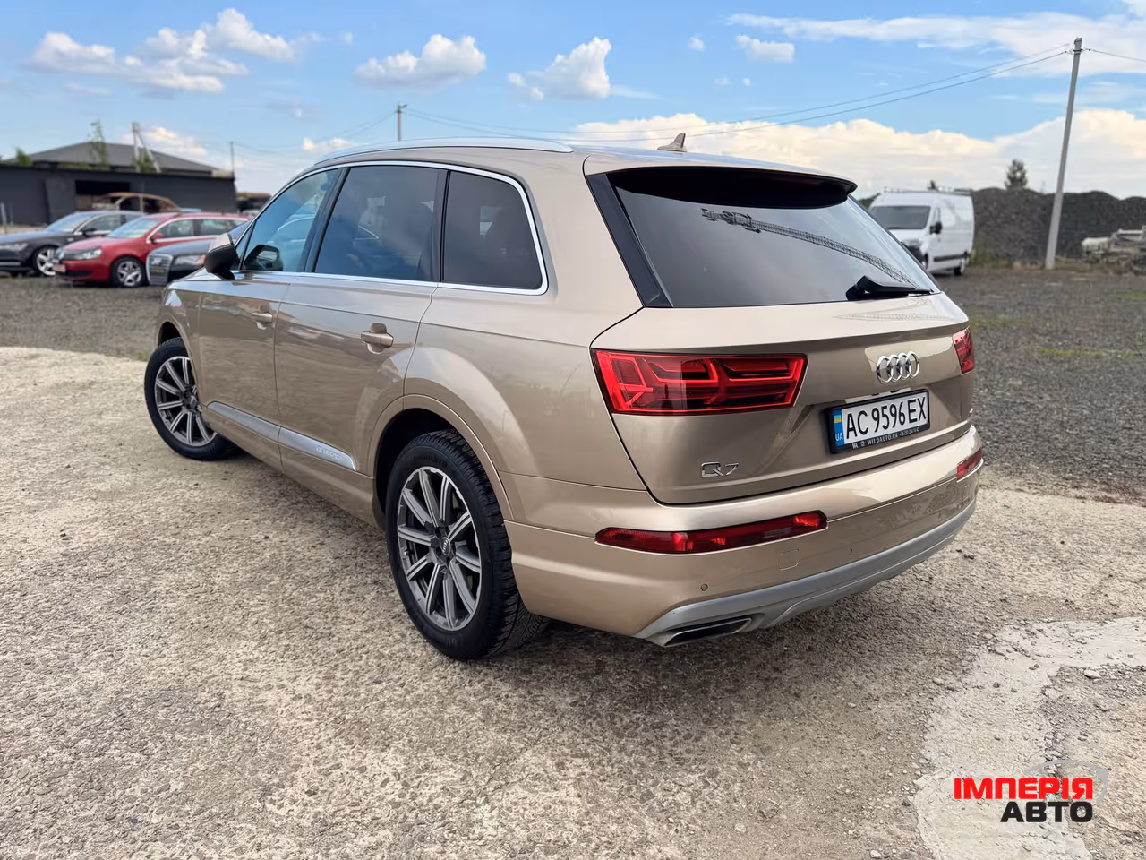 Audi Q7 - фото 10